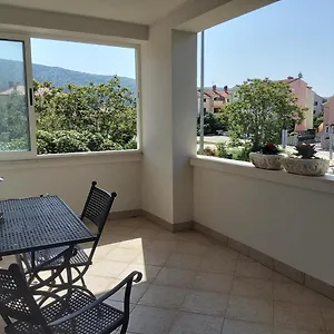 https://apartments-rea-cres.primorje-gorskikotar.com